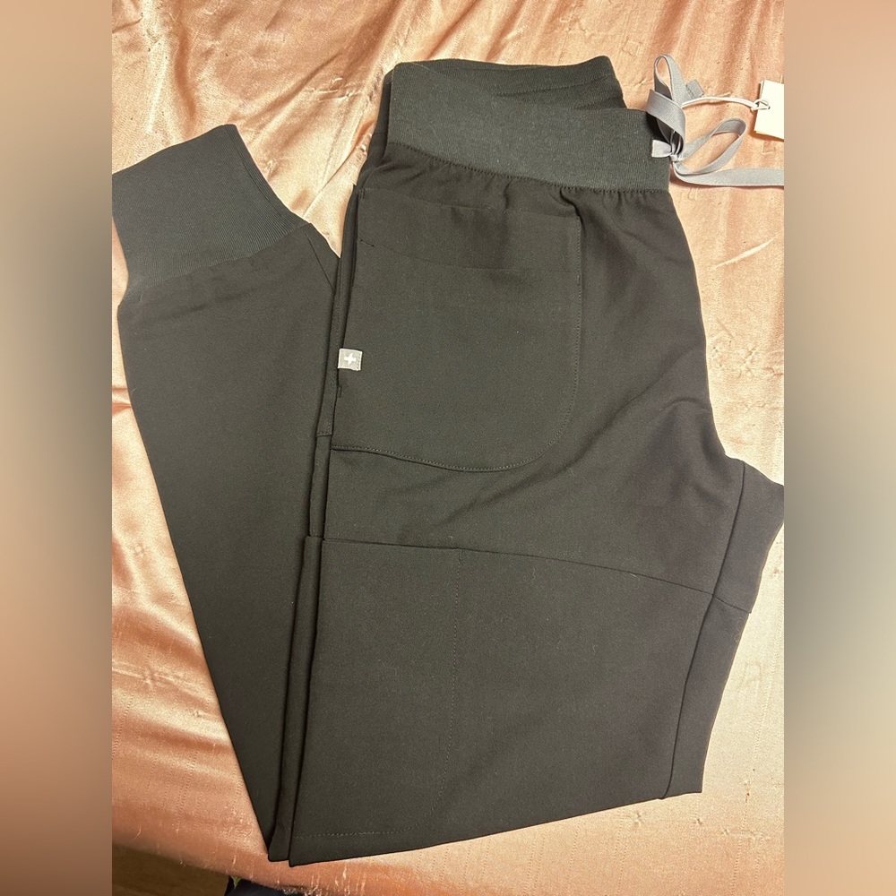 FIGS Nepal Skinny jogger scrub pants. XS